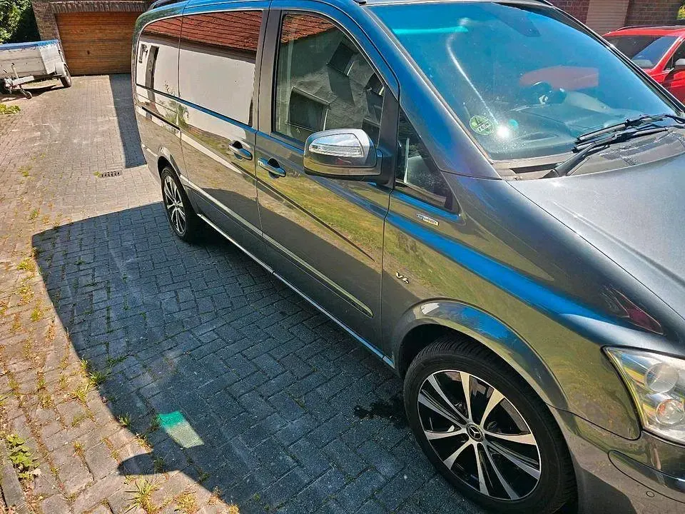 Gebraucht Mercedes Viano 224 PS (164 kW) 2011 Silber Van / Kleinbus