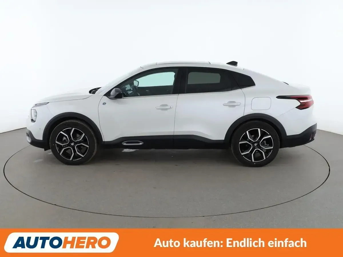 Gebraucht Citroën e-C4 Shine 100 kW (136 PS) 2023 Blanc nacre Limousine
