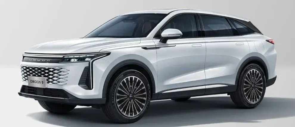 Neu Omoda 9 143 PS (105 kW) 2026 Schwarz SUV