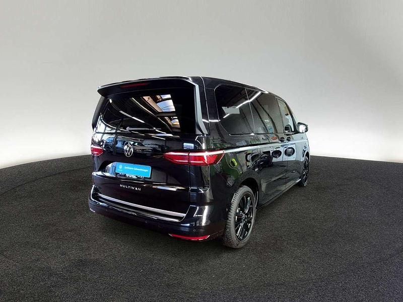 Gebraucht VW Multivan Style 150 PS (110 kW) 2025 Deep black perleffekt Van