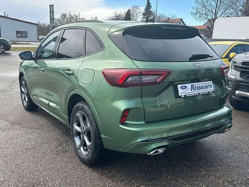 Neu Ford Kuga ST-Line 182 PS (133 kW) 2026 Bursting green SUV