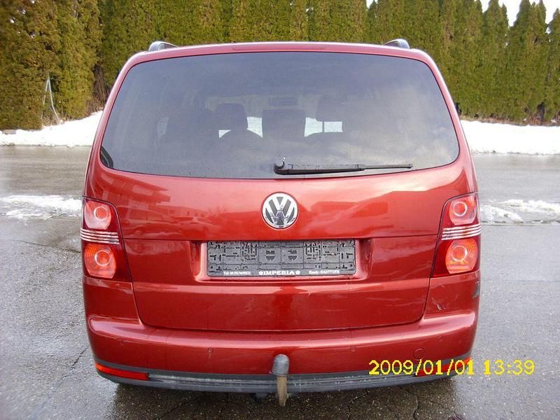 Gebraucht VW Touran Trendline 140 PS (102 kW) 2007 Rot Van / Kleinbus