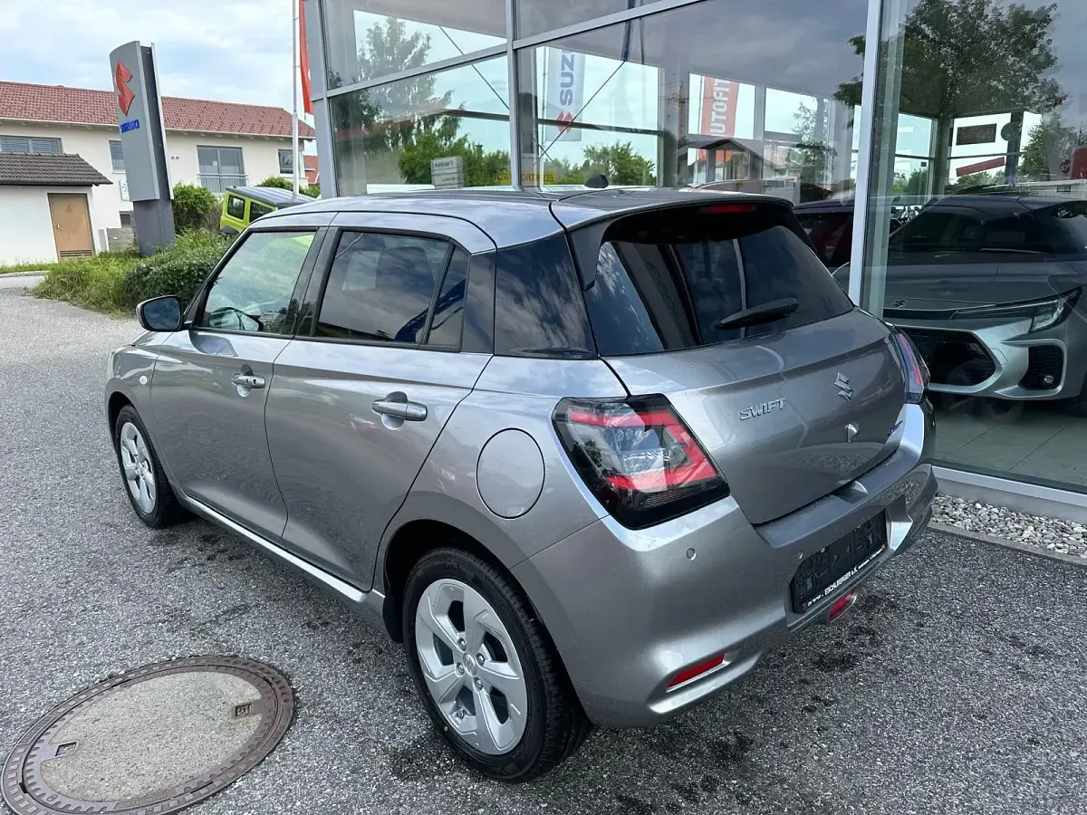 Neu Suzuki Swift Comfort 83 PS (61 kW) 2026 Premium silber metallic Kleinwagen
