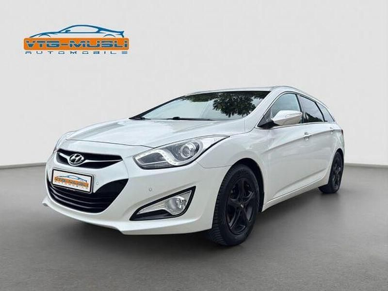 Weiß Gebraucht 2012 Hyundai i40 Style Kombi | 8.788 € (Fairer Preis) - Bild 1/4