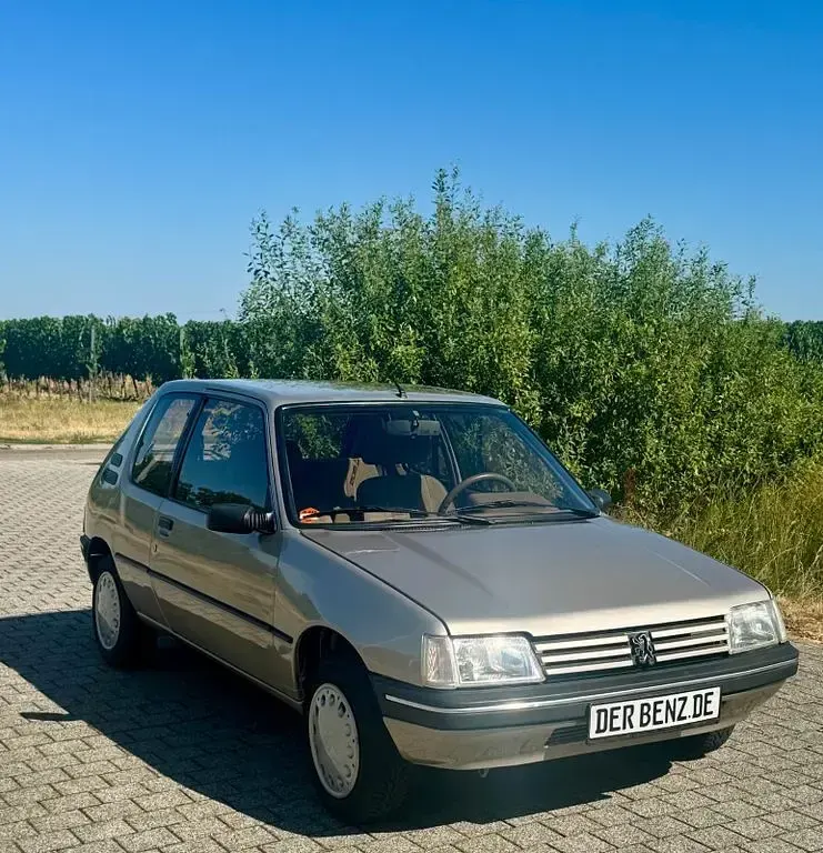 Gebraucht Peugeot 205 88 PS (64 kW) 1991 Gold Limousine