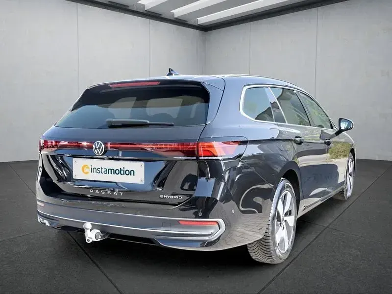 Używany VW Passat 204 KM (150 kW) 2025 Czarny Kombi