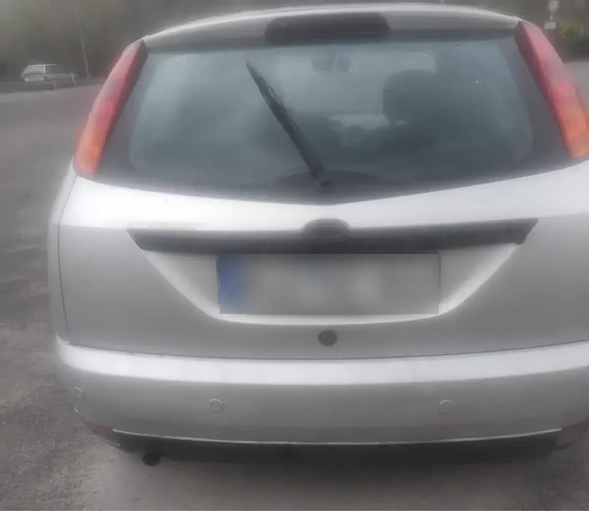 Usado Ford Focus 101 CV (74 kW) 2000 Plateado Familiar