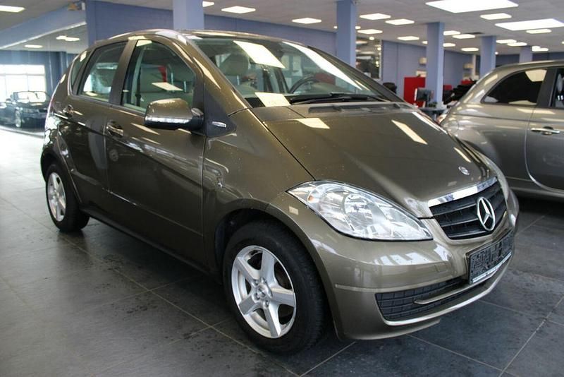 Gebraucht Mercedes A160 95 PS (69 kW) 2012 Braun Limousine