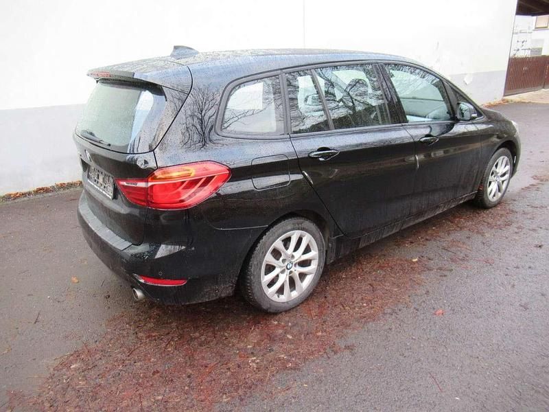 Gebraucht BMW 220 190 PS (139 kW) 2015 Diamantschwarz Van / Kleinbus