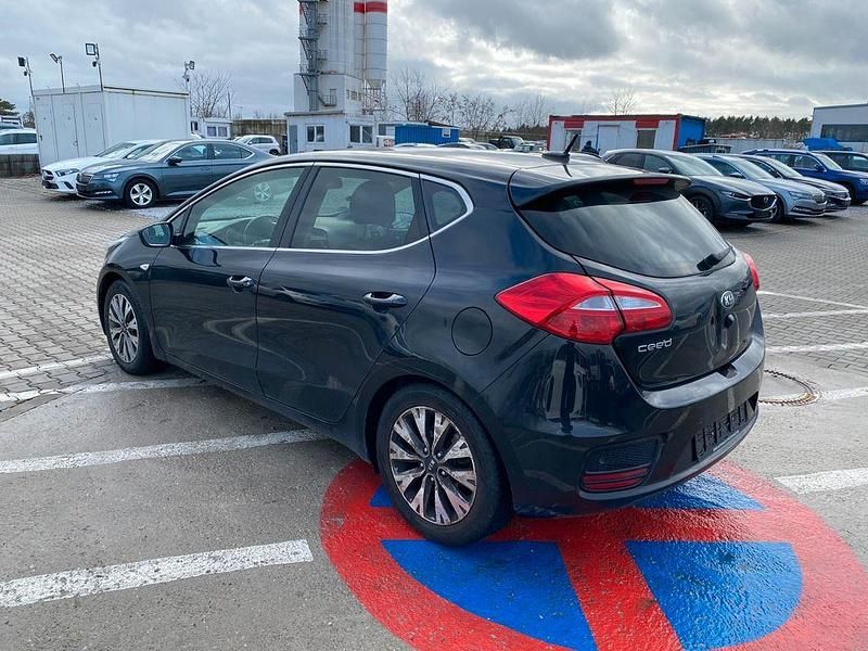 Gebraucht Kia Ceed 99 PS (72 kW) 2016 Kleinwagen