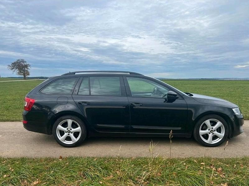 Gebraucht Skoda Octavia 150 PS (110 kW) 2015 Schwarz Kleinwagen