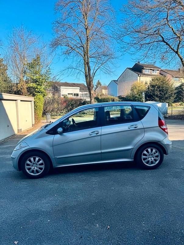Silber Gebraucht 2006 Mercedes A170 Limousine | 3.000 € (Etwas zu teuer) - Bild 1/4