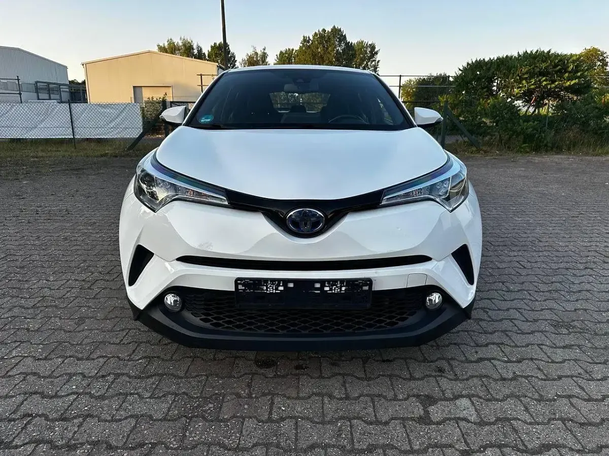 Gebraucht Toyota C-HR Team 122 PS (89 kW) 2017 Weiß SUV