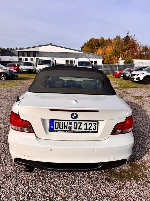 Gebraucht BMW 123 Cabriolet Sport Line 204 PS (150 kW) 2011 Weiß Cabrio