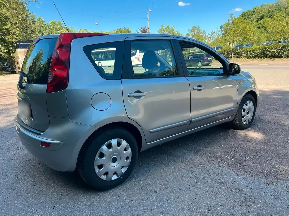 Gebraucht Nissan Note 88 PS (64 kW) 2008 Silber Kleinwagen