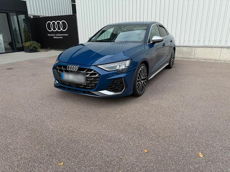 Gebraucht Audi S3 333 PS (244 kW) 2024 Blau Limousine