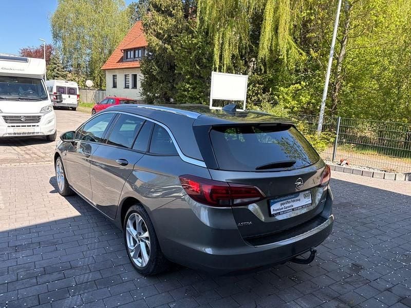 Usata Opel Astra Dynamic 125 CV (91 kW) 2017 You drive me crazy Station wagon