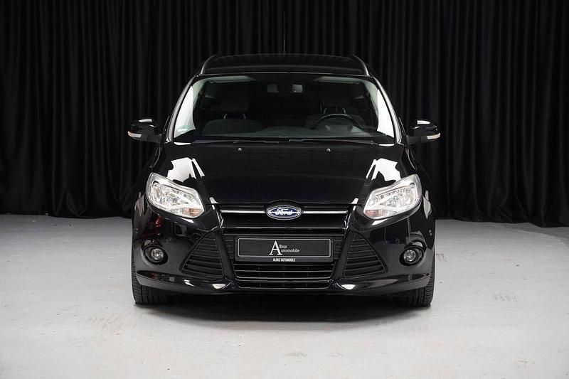 Gebraucht Ford Focus SYNC Edition 140 PS (102 kW) 2014 Schwarz Limousine