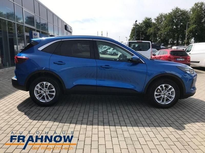 Gebraucht Ford Kuga Titanium 179 PS (131 kW) 2025 Blau SUV