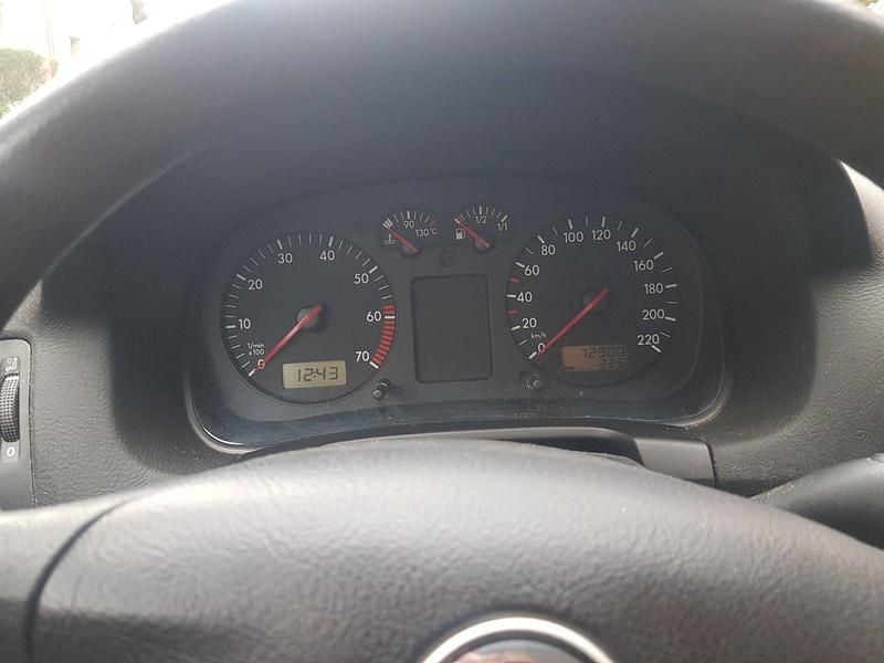 Gebraucht VW Golf IV 75 PS (55 kW) 2001 Blau Limousine