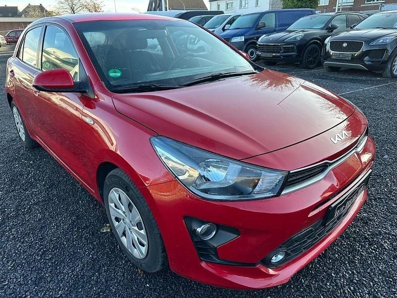 Gebraucht Kia Rio Edition 7 84 PS (61 kW) 2023 Rot Limousine