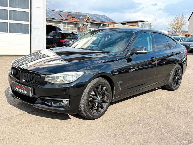 Gebraucht BMW 318 143 PS (105 kW) 2015 Saphirschwarz Limousine