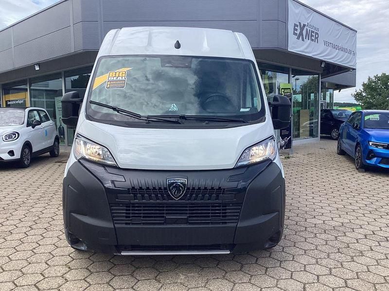 Gebraucht Peugeot Boxer 140 PS (102 kW) 2025 Eis weiß Van