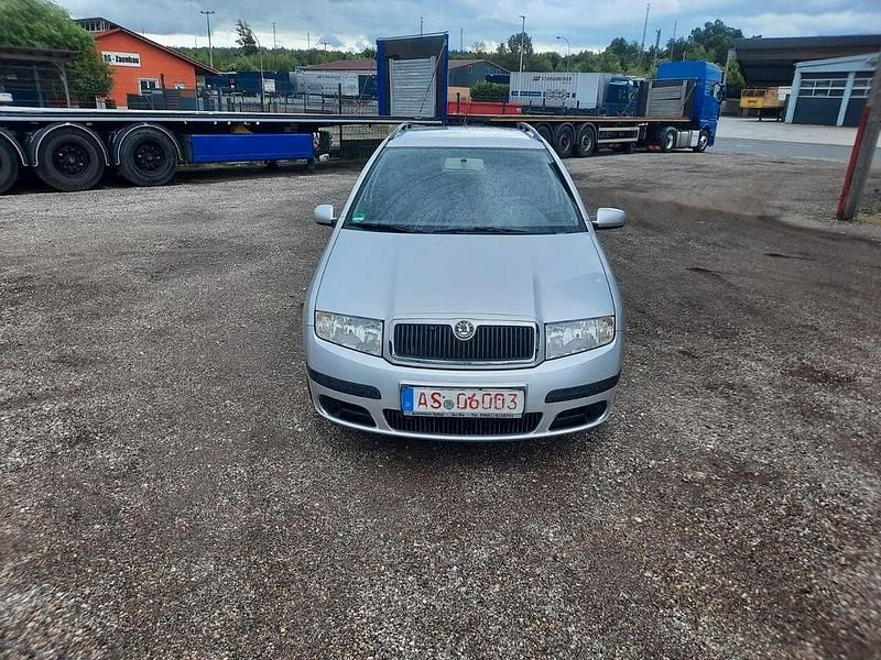 Gebraucht Skoda Fabia Ambiente 75 PS (55 kW) 2005 Silber Limousine