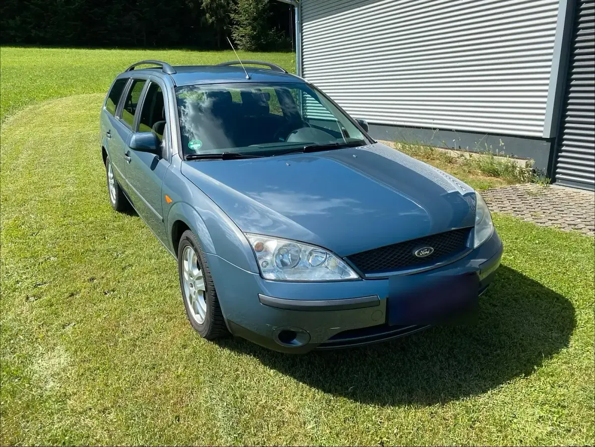 Gebraucht Ford Mondeo 145 PS (106 kW) 2002 Grau Kombi