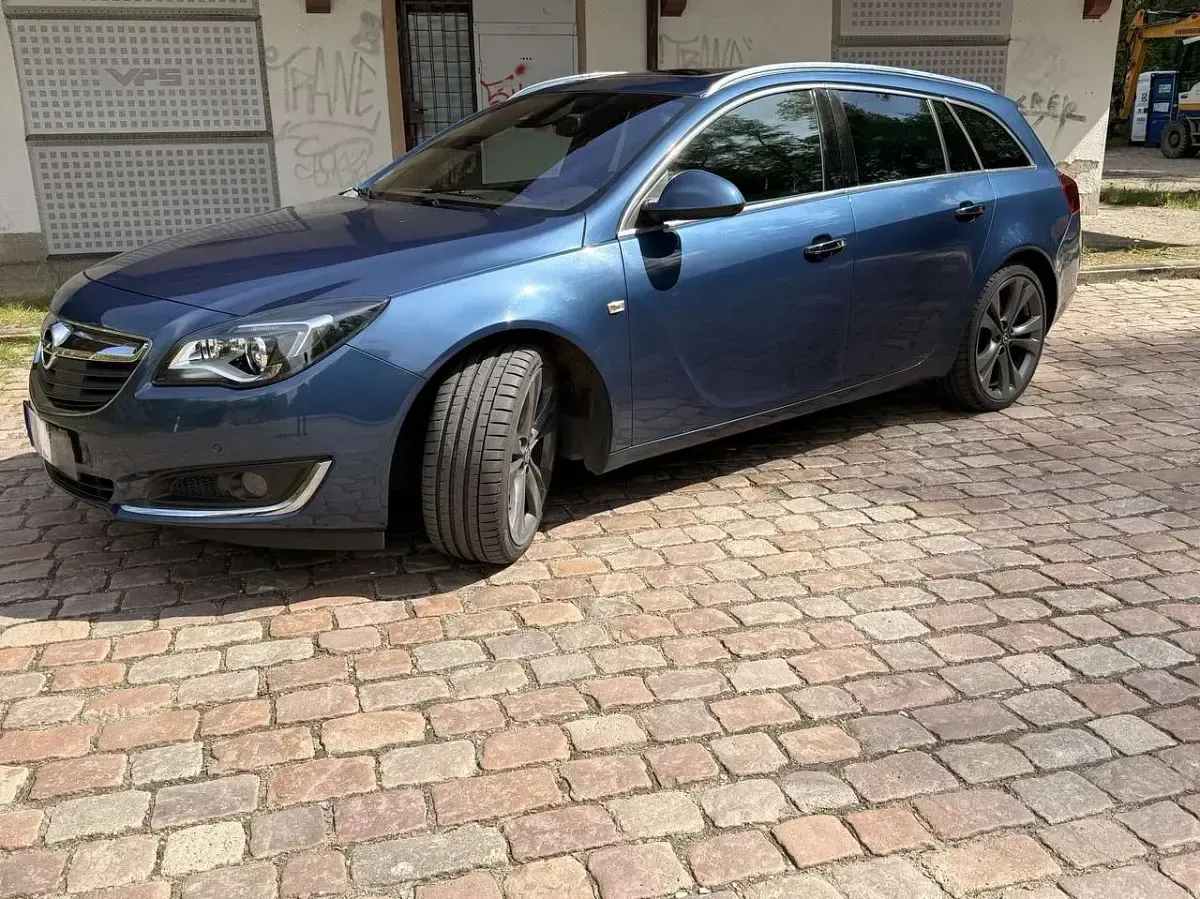Gebraucht Opel Insignia Innovation 194 PS (142 kW) 2015 Blau Kombi