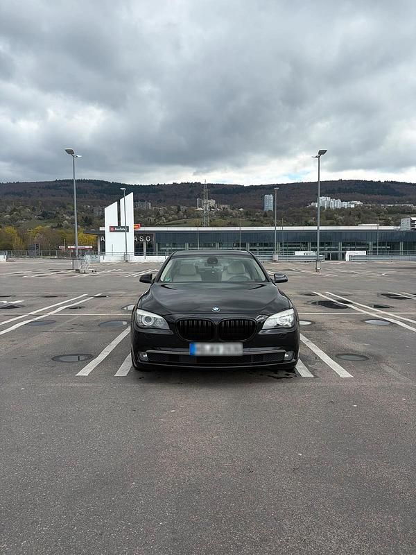 Gebraucht BMW 730 245 PS (180 kW) 2011 Schwarz Limousine
