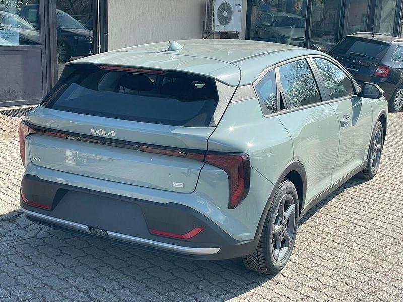 Neu Kia K4 150 PS (110 kW) 2026 Grün Limousine