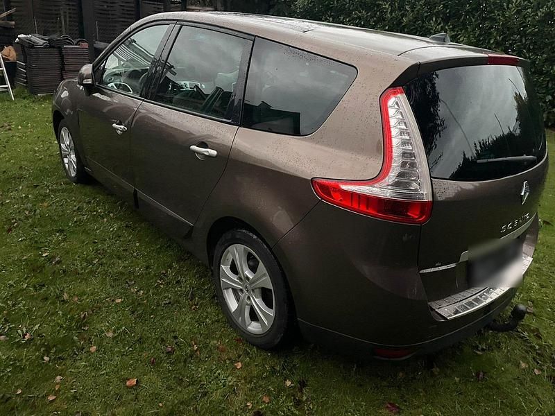 Gebraucht Renault Mégane III 131 PS (96 kW) 2010 Braun Limousine