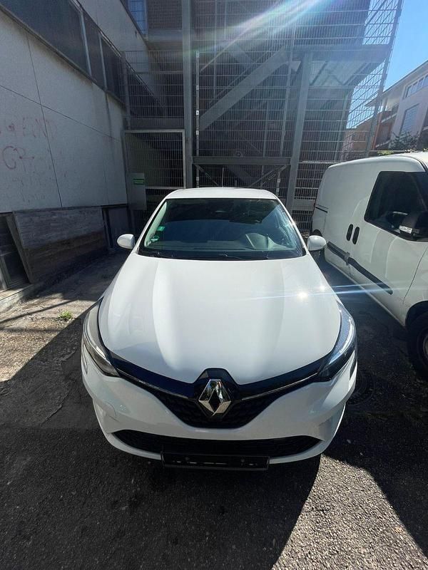 Weiß Gebraucht 2021 Renault Clio V Kleinwagen | 10.850 € (Guter Preis) - Bild 1/4