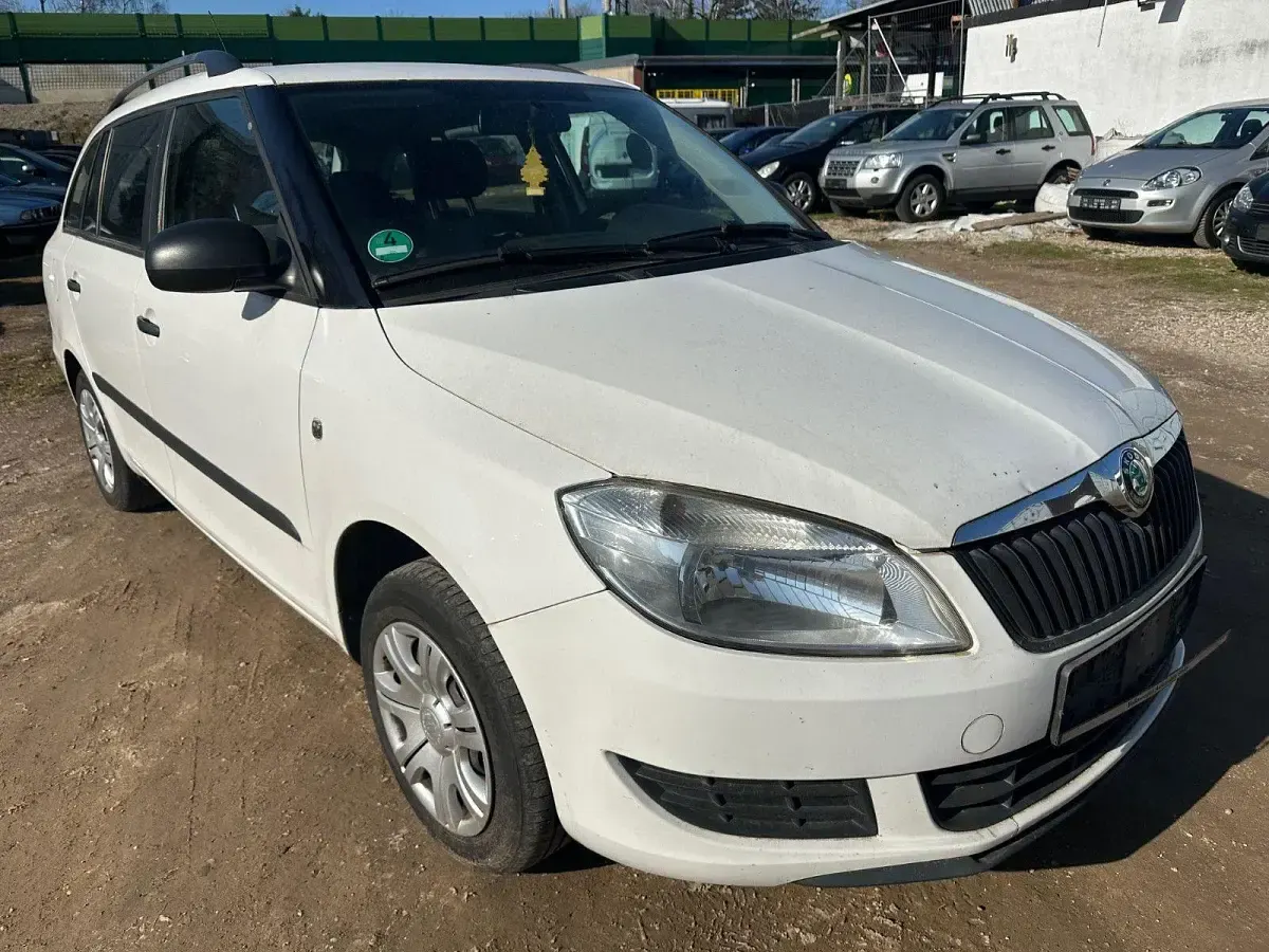 Gebraucht Skoda Fabia Cool Edition 75 PS (55 kW) 2010 Weiß Kombi