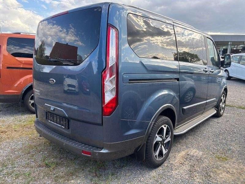 Second-hand Ford Transit Custom Active 150 CP (110 kW) 2023 Albastru Monovolum