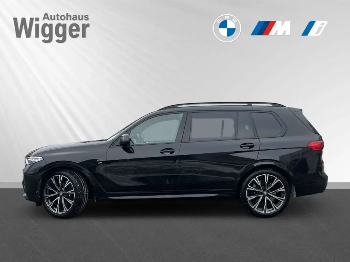 Gebraucht BMW X7 Sport Line 530 PS (389 kW) 2022 Black sapphire metallic SUV