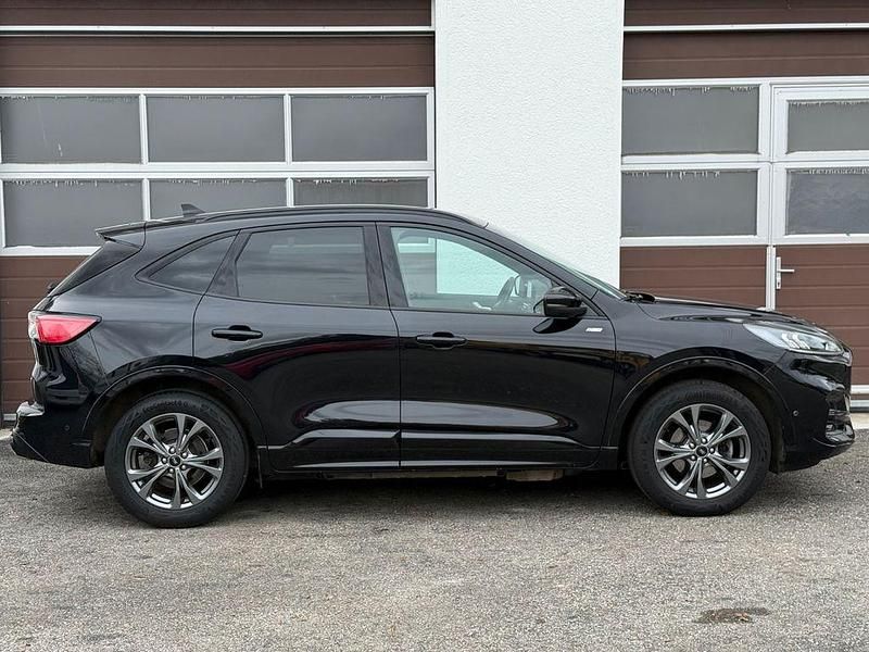 Gebraucht Ford Kuga ST-Line 152 PS (111 kW) 2022 Schwarz SUV