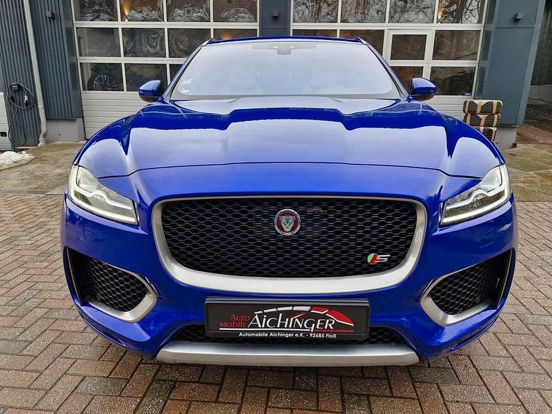 Gebraucht Jaguar F-Pace First Edition 300 PS (220 kW) 2016 Blau SUV