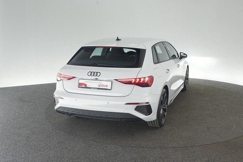 Gebraucht Audi A3 S-Line 150 PS (110 kW) 2024 Gletscherweiß metallic Limousine