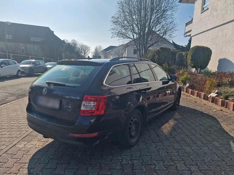 Gebraucht Skoda Octavia 150 PS (110 kW) 2014 Schwarz Kleinwagen