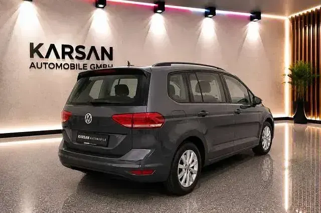 Gebraucht VW Touran Comfortline 150 PS (110 kW) 2023 Grau Van / Kleinbus