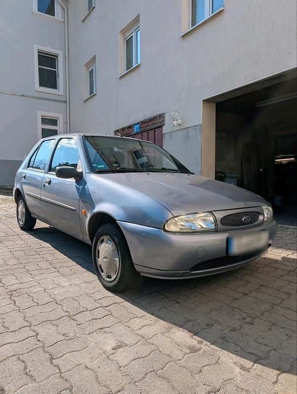Gebraucht Ford Fiesta 75 PS (55 kW) 1998 Blau Kleinwagen