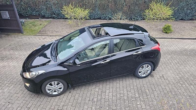 Gebraucht Hyundai i30 Style 135 PS (99 kW) 2013 Schwarz Limousine