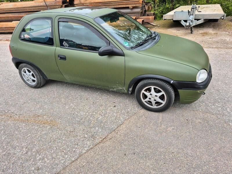 Grün Gebraucht 1997 Opel Corsa Kleinwagen | 850 € (Fairer Preis) - Bild 1/4
