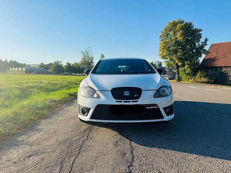 Weiß Gebraucht 2012 Seat Leon CUPRA Limousine | 7.999 € (Guter Preis) - Bild 1/4