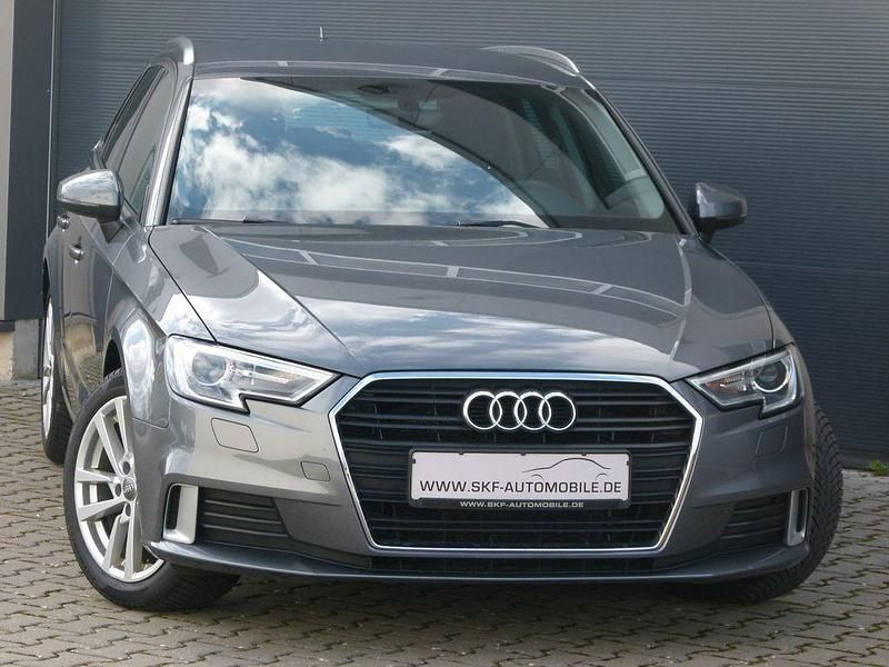 Gebraucht Audi A3 Sport 150 PS (110 kW) 2018 Monsungrau Limousine