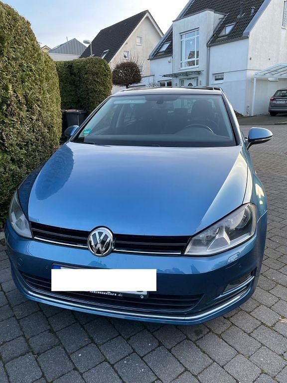 Blau Gebraucht 2015 VW Golf VII LOUNGE Limousine | 11.900 € (Fairer Preis) - Bild 1/4