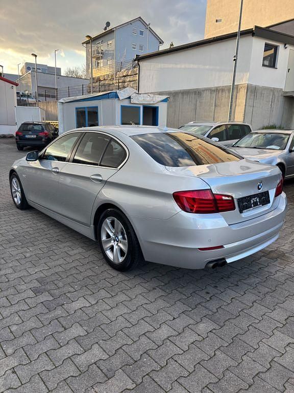 Gebraucht BMW 523 204 PS (150 kW) 2010 Silber Limousine