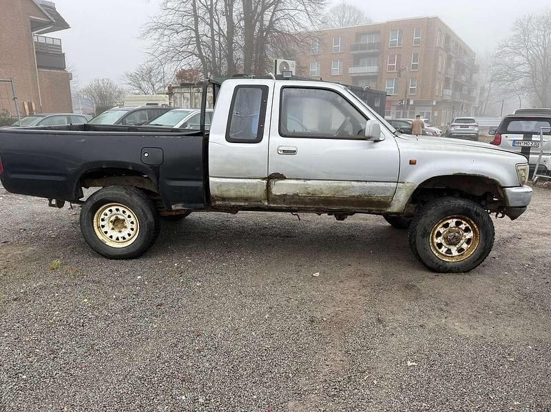 Gebraucht Toyota HiLux 83 PS (61 kW) 1990 Other Pickup